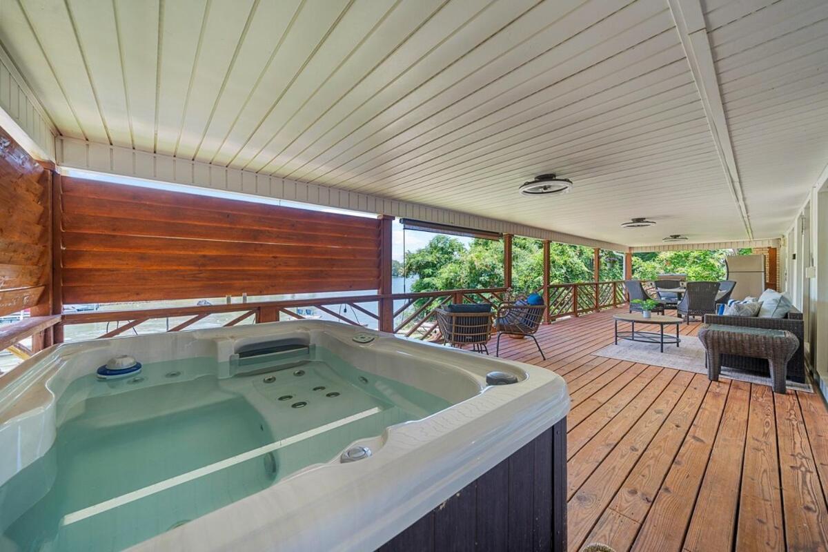 Steps To The Lake, Game Room & More! Sleeps 9 Lake Hamilton Exteriér fotografie