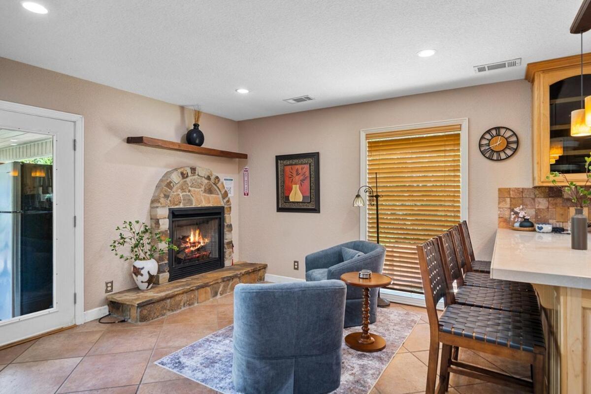 Steps To The Lake, Game Room & More! Sleeps 9 Lake Hamilton Exteriér fotografie